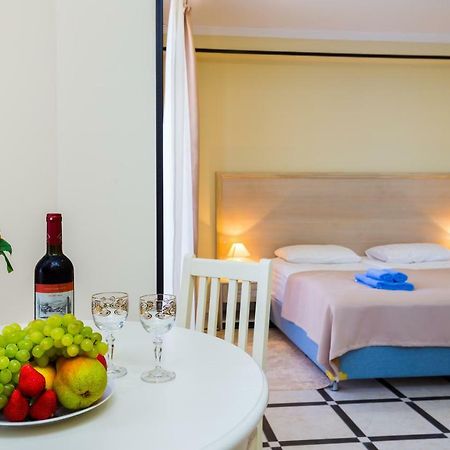 Bmg Hotel Sohum Dış mekan fotoğraf