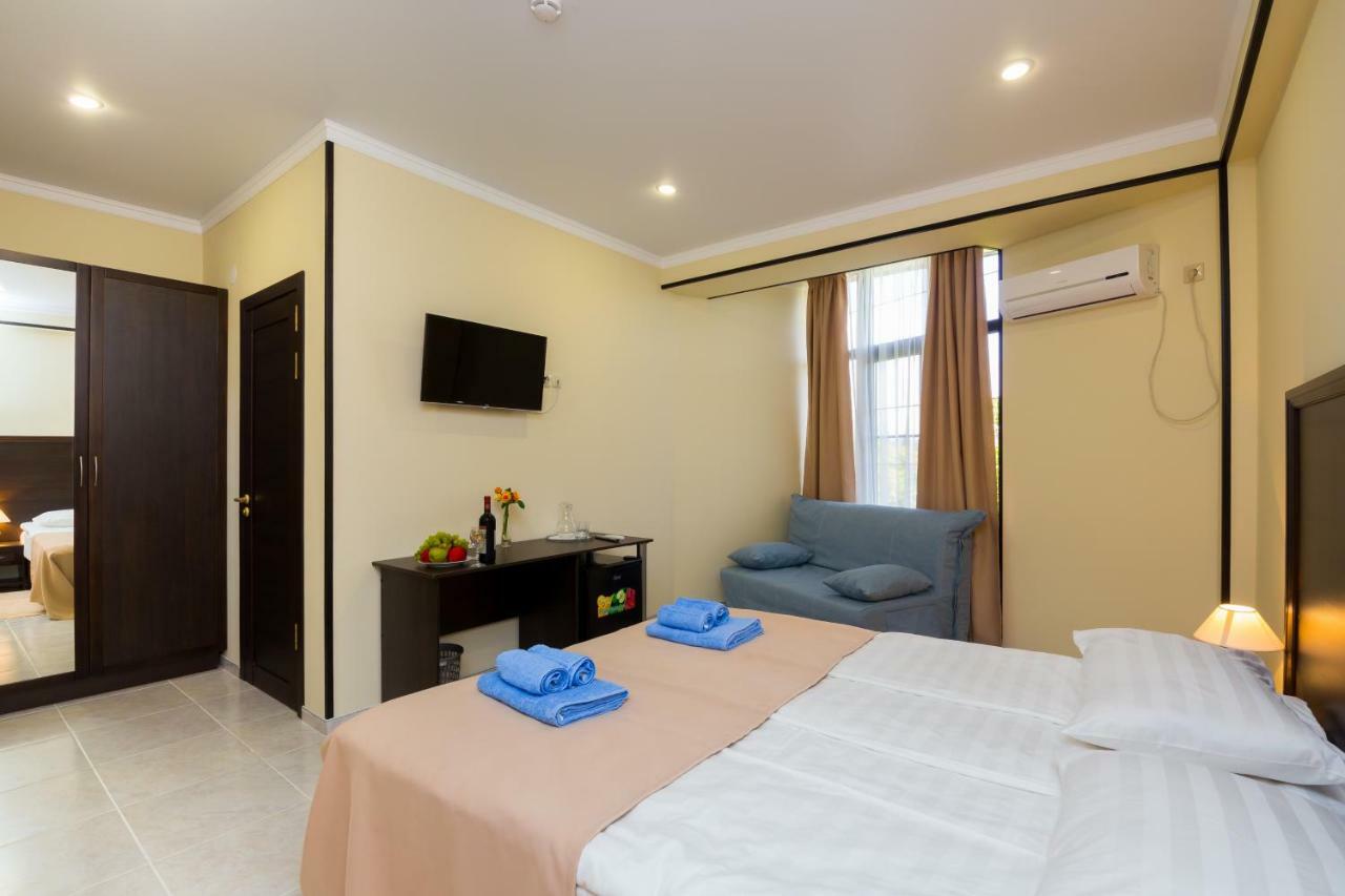 Bmg Hotel Sohum Dış mekan fotoğraf