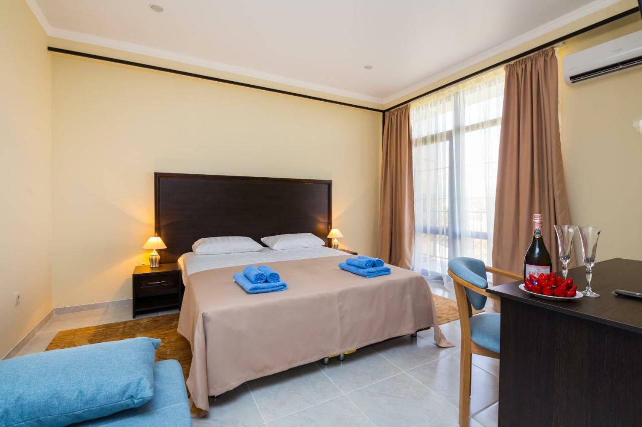 Bmg Hotel Sohum Dış mekan fotoğraf