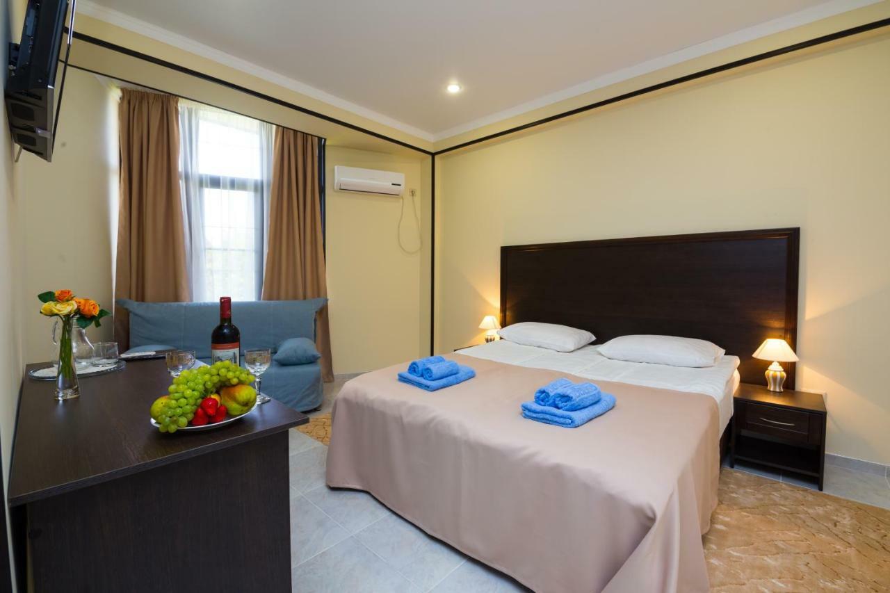 Bmg Hotel Sohum Dış mekan fotoğraf