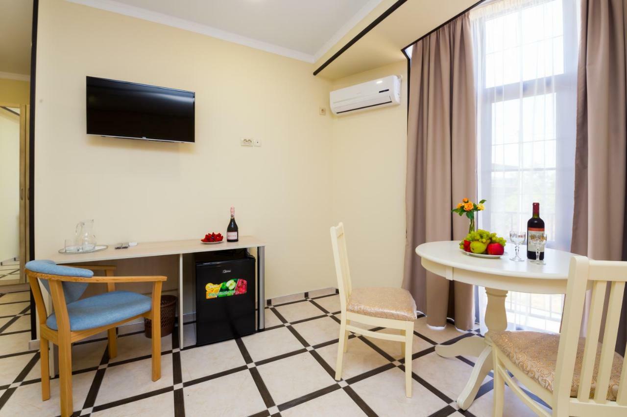 Bmg Hotel Sohum Dış mekan fotoğraf