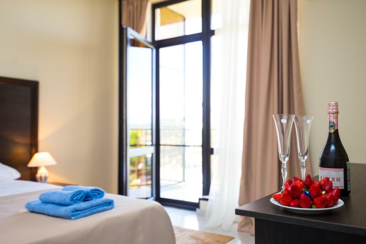 Bmg Hotel Sohum Dış mekan fotoğraf