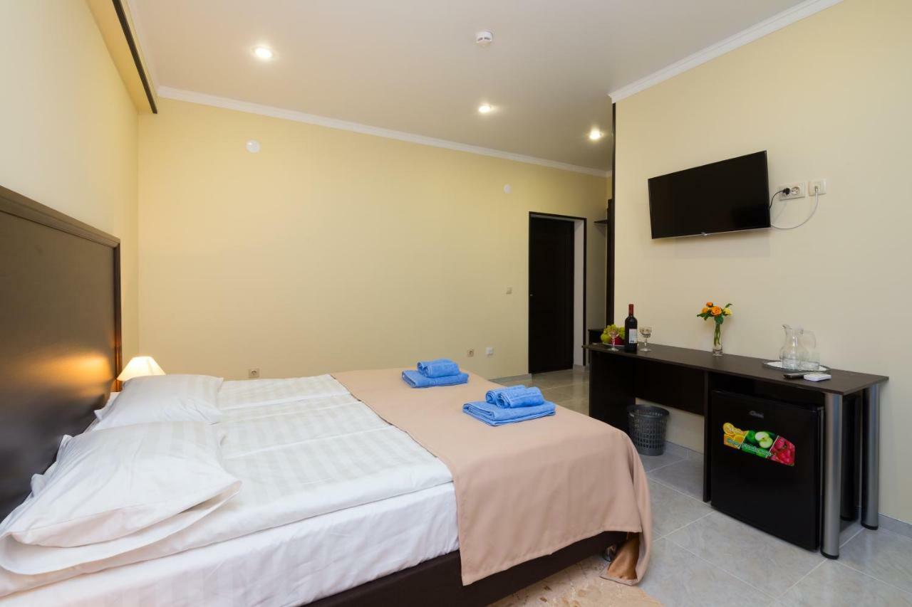 Bmg Hotel Sohum Dış mekan fotoğraf